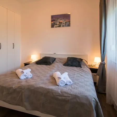 Laura Apartment